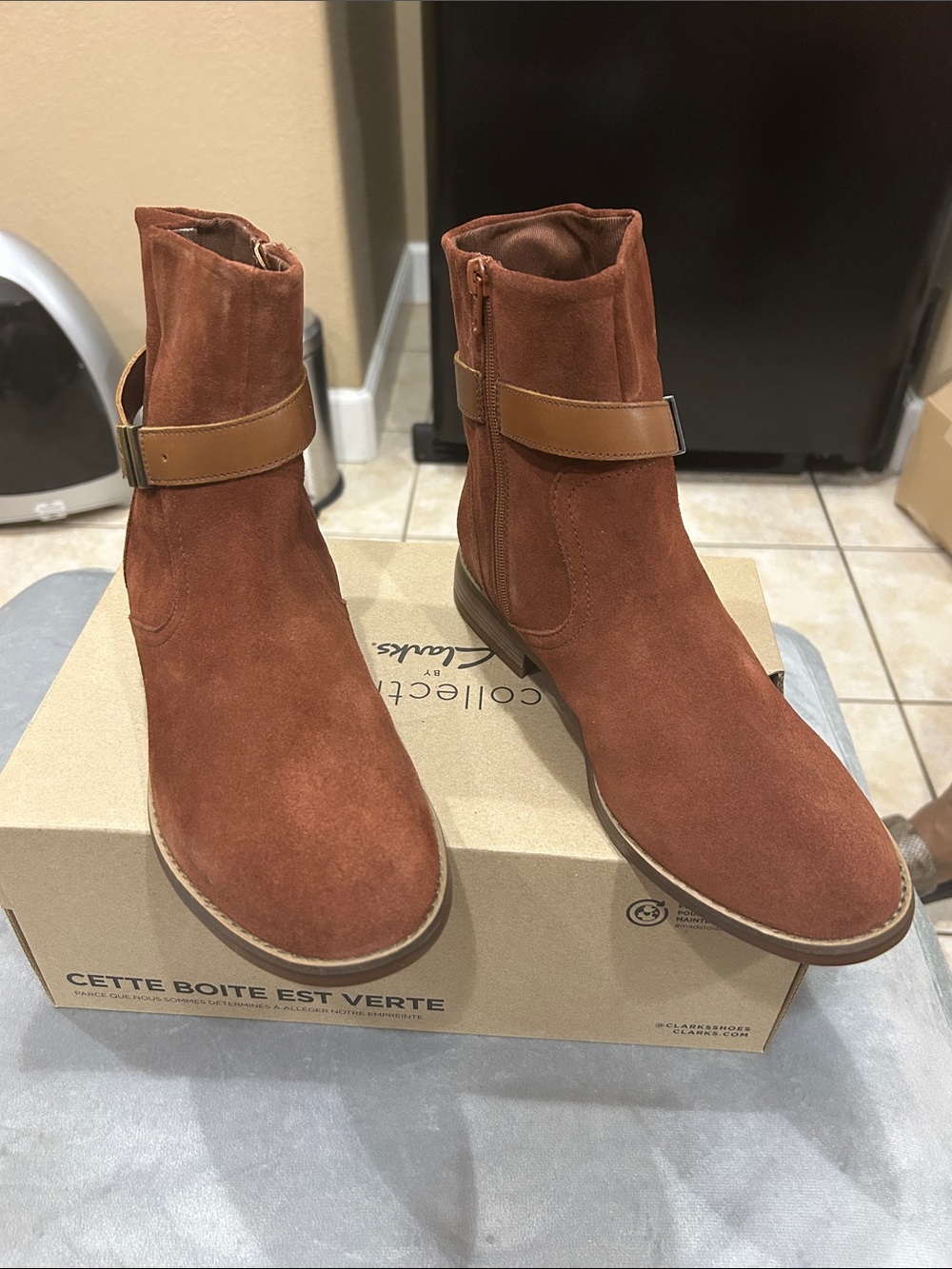 (WOMEN) Clarks Rust Suede Ankle Boots with Tan Strap
